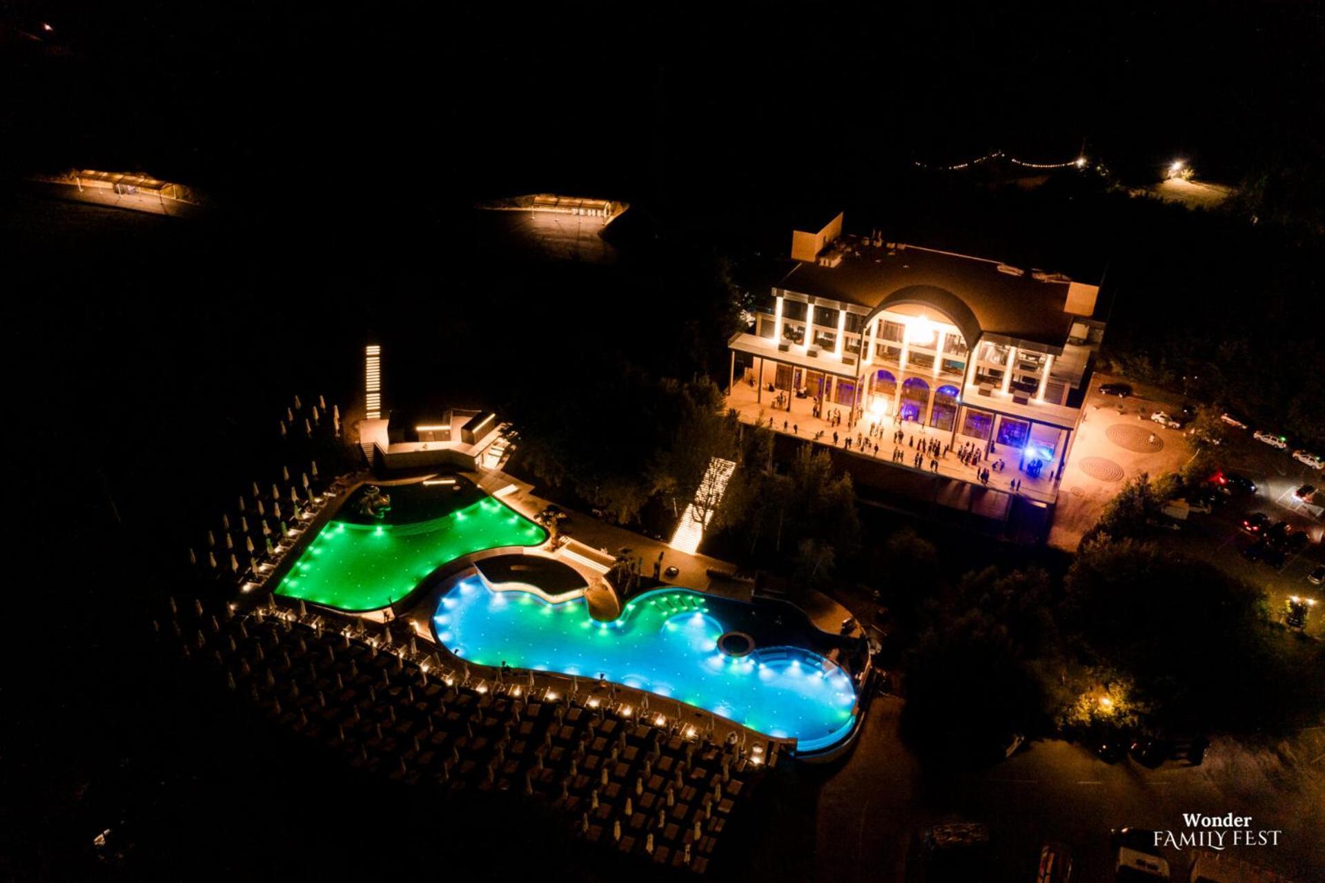 Wonderland Cluj Resort Feleacu エクステリア 写真