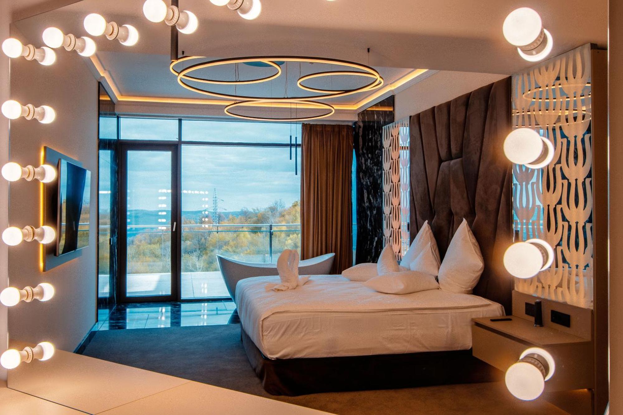 Wonderland Cluj Resort Feleacu エクステリア 写真